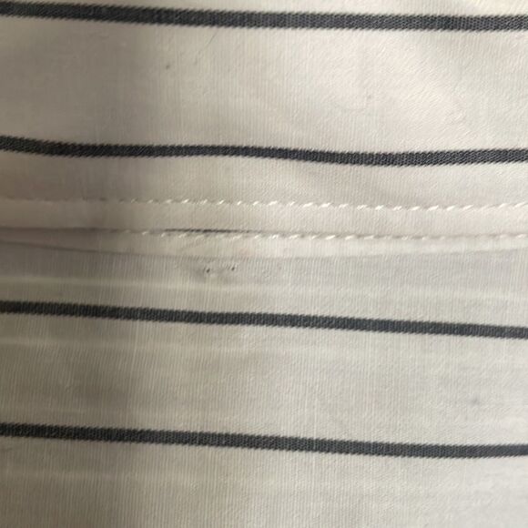 Men’s button down striped shirt| Reaction by Kenneth Cole | Size medium - Picture 6 of 6